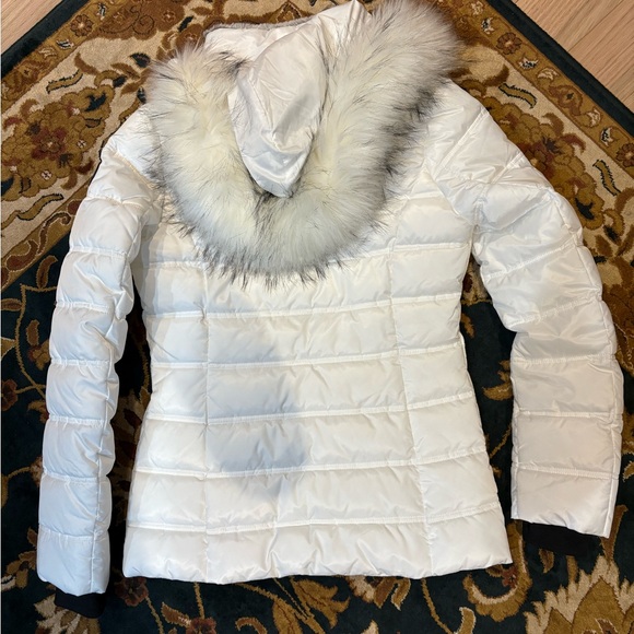 Nautica Women's White Quilted Ski Jacket with Faux Fur Hood - Picture 3 of 3